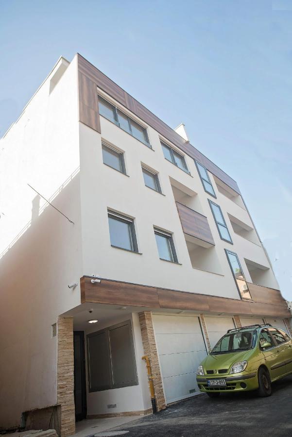 Luna Deluxe City Center & Free Parking 塞拉耶佛 外观 照片